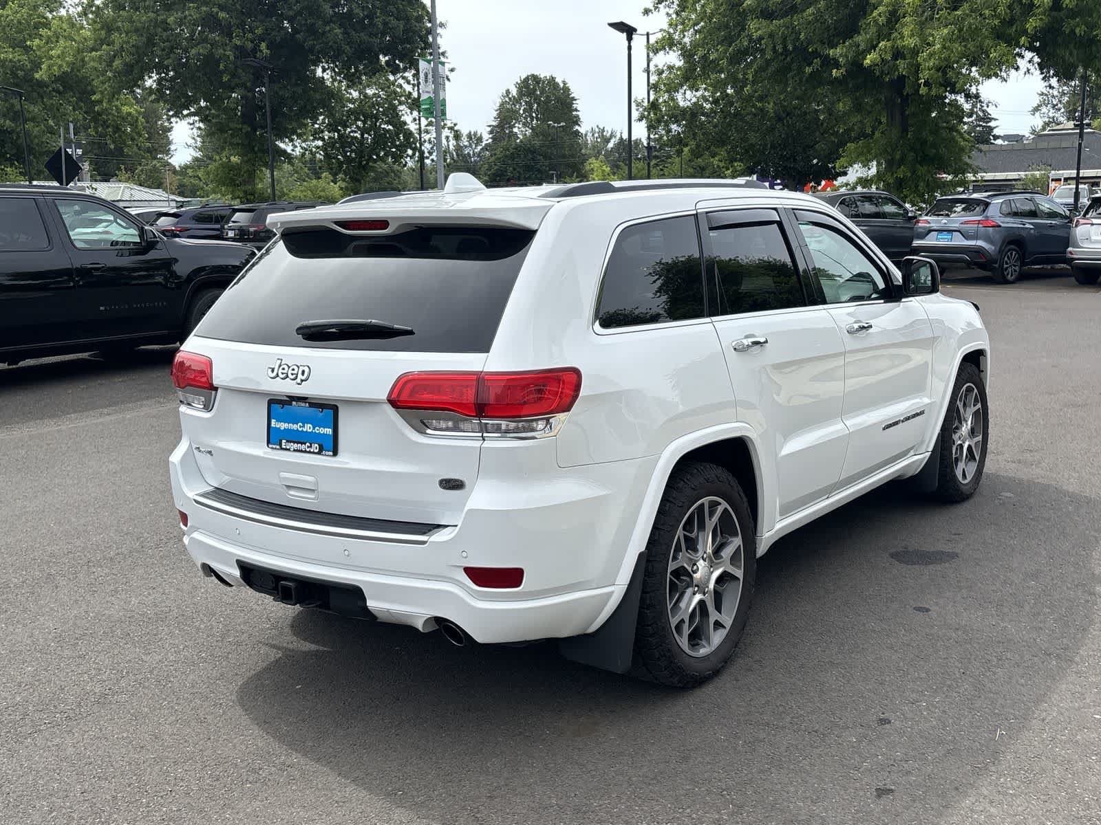 Certified 2021 Jeep Grand Cherokee Overland AWD/4WD image 5