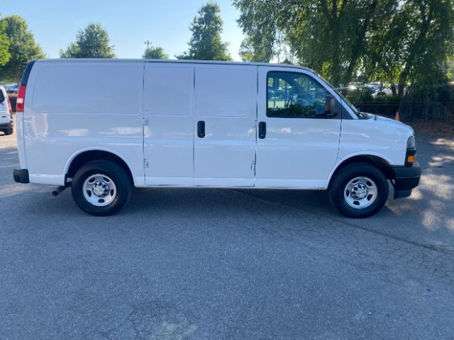 Used 2021 Chevrolet Express 2500 RWD image 3