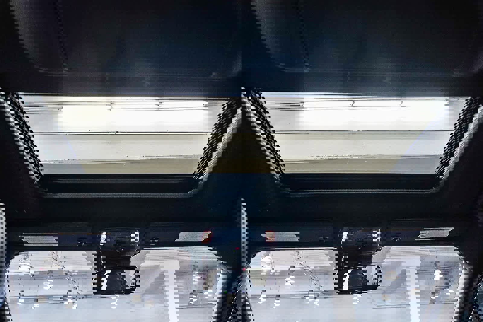 Used 2025 Toyota Sienna XSE image 18