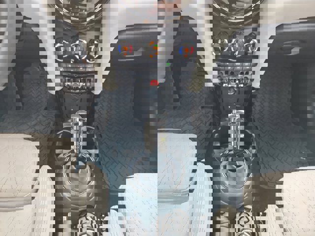 Used 2024 MINI Cooper 2-Door Hardtop w/ Signature Upholstery Package image 11