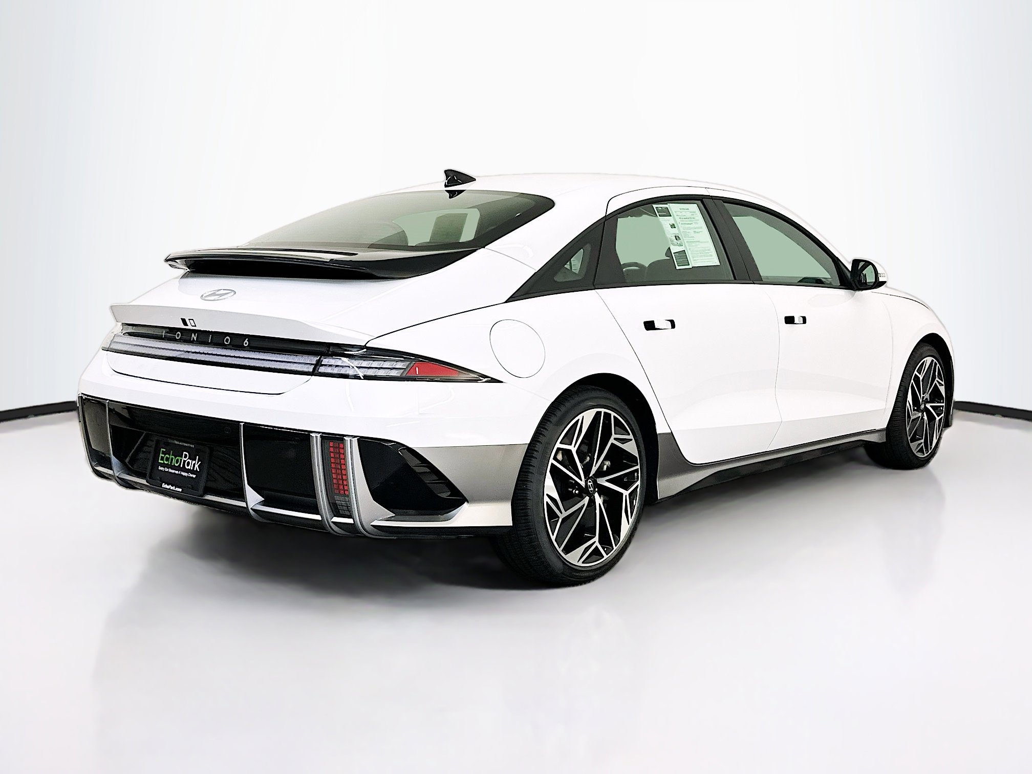 Used 2024 Hyundai Ioniq 6 SEL AWD/4WD image 9