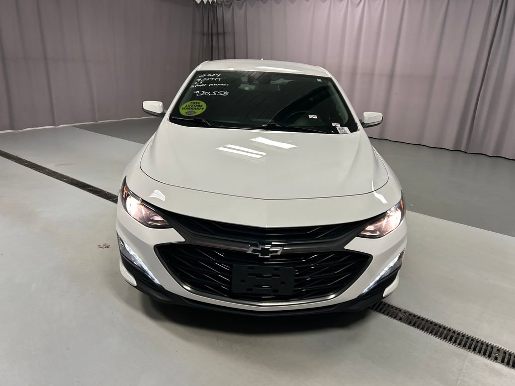 Used 2024 Chevrolet Malibu LT w/ Sport Edition FWD image 2
