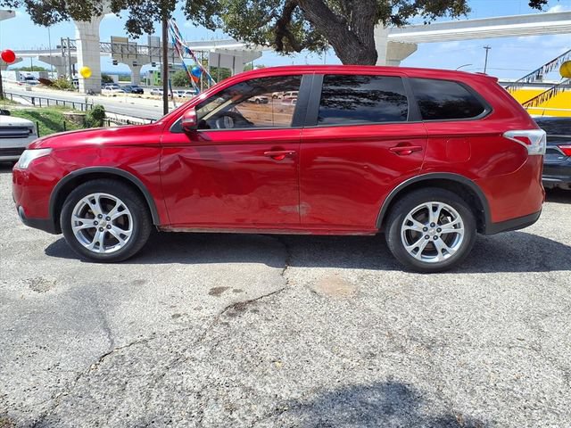 Used 2015 Mitsubishi Outlander SE FWD image 4