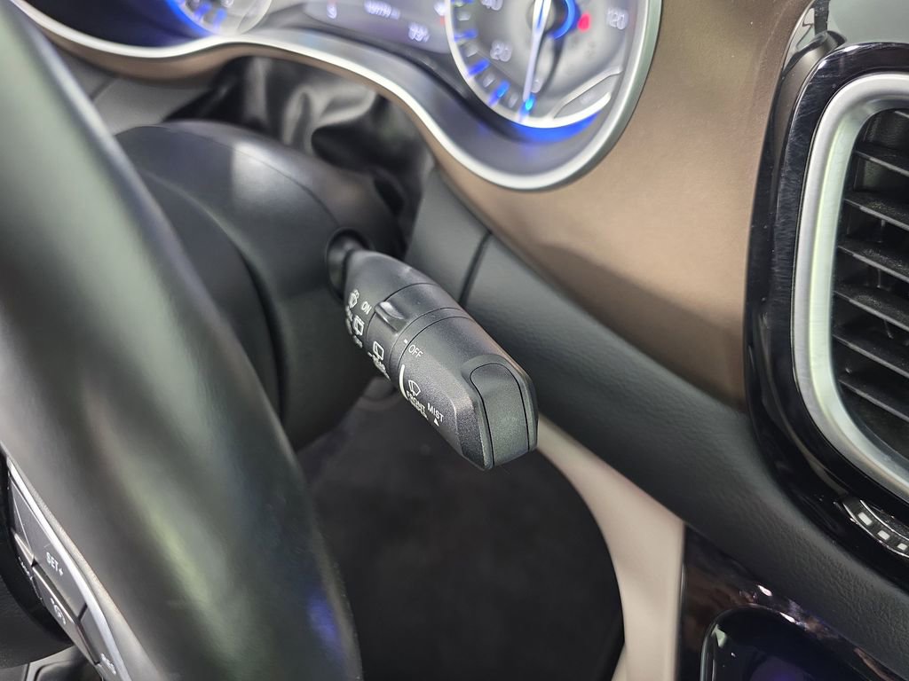 Used 2017 Chrysler Pacifica Touring-L Plus w/ Advanced Safetytec Group image 24