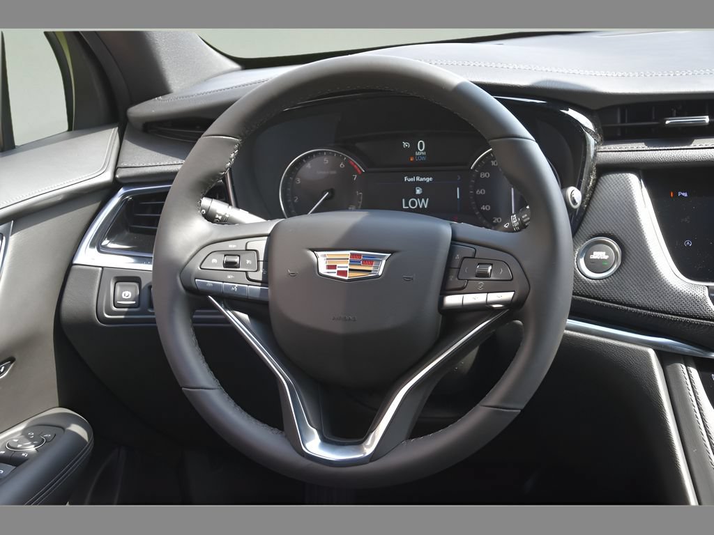 New 2025 Cadillac XT6 Luxury FWD image 17