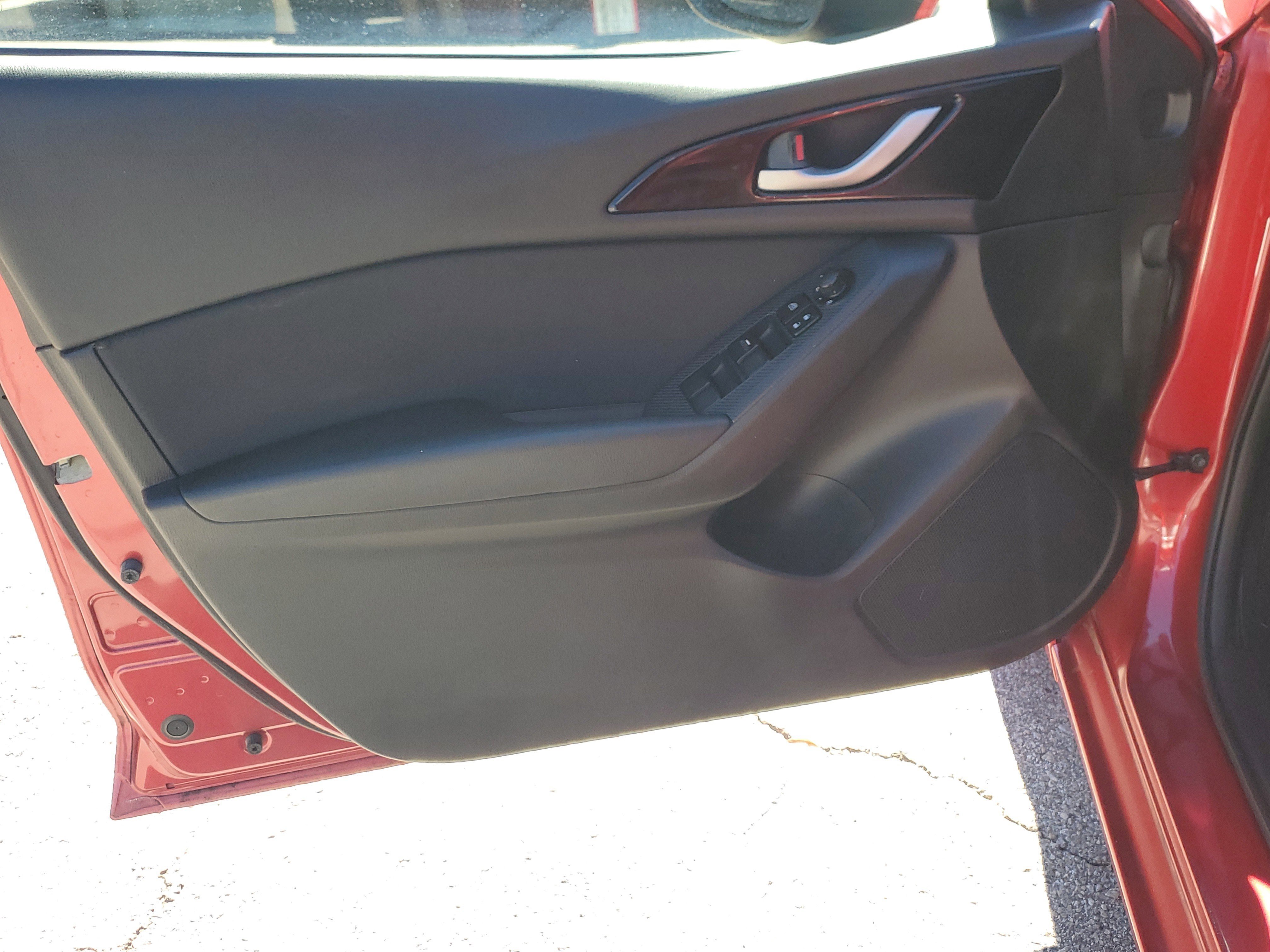 Used 2014 MAZDA MAZDA3 i Touring image 18