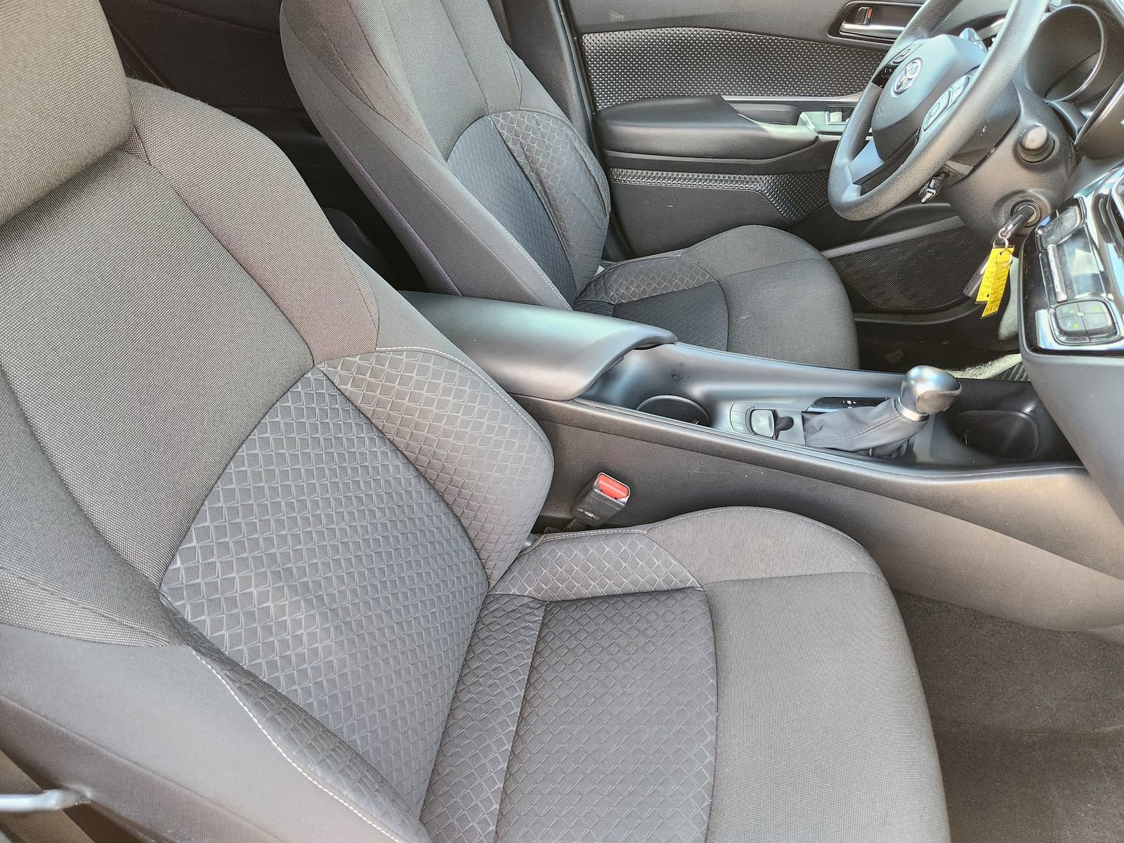 Used 2021 Toyota C-HR LE FWD image 18