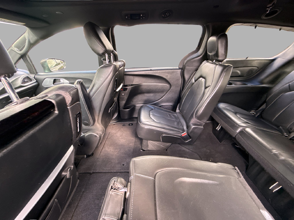 Used 2020 Chrysler Pacifica Touring-L Plus w/ Advanced Safetytec Group FWD image 11