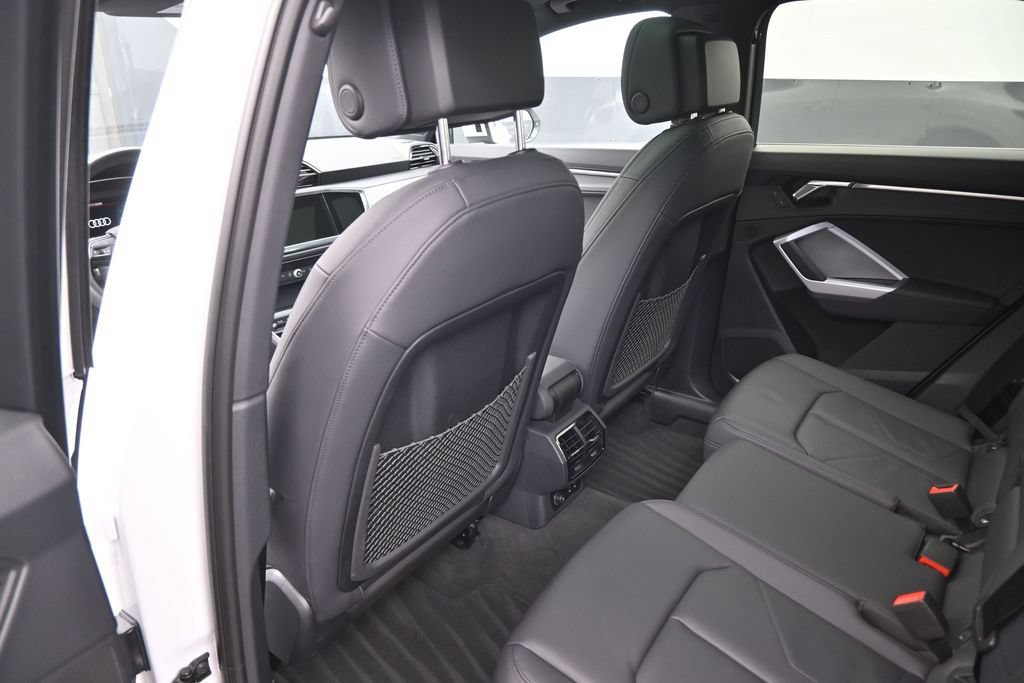 Used 2025 Audi Q3 2.0T Premium AWD/4WD image 2