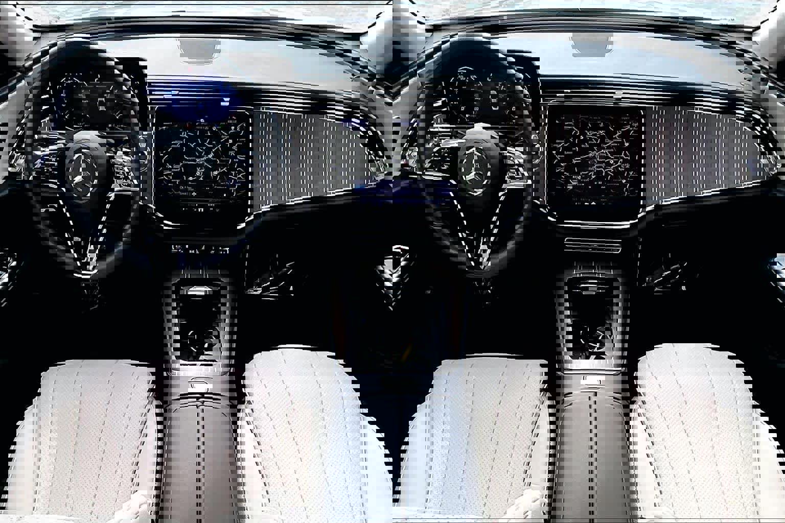 Used 2025 Mercedes-Benz E 350 4MATIC Sedan image 17