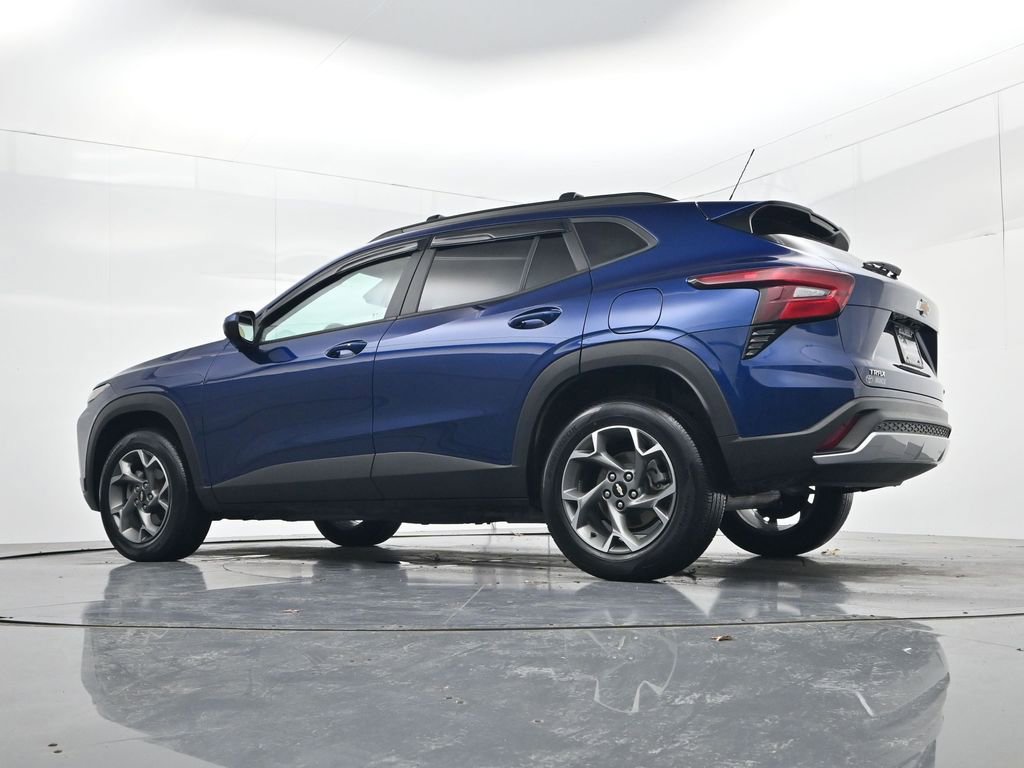 Used 2024 Chevrolet Trax LT w/ LT Convenience Package image 43