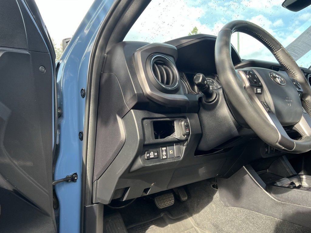 Used 2019 Toyota Tacoma TRD Off-Road image 12