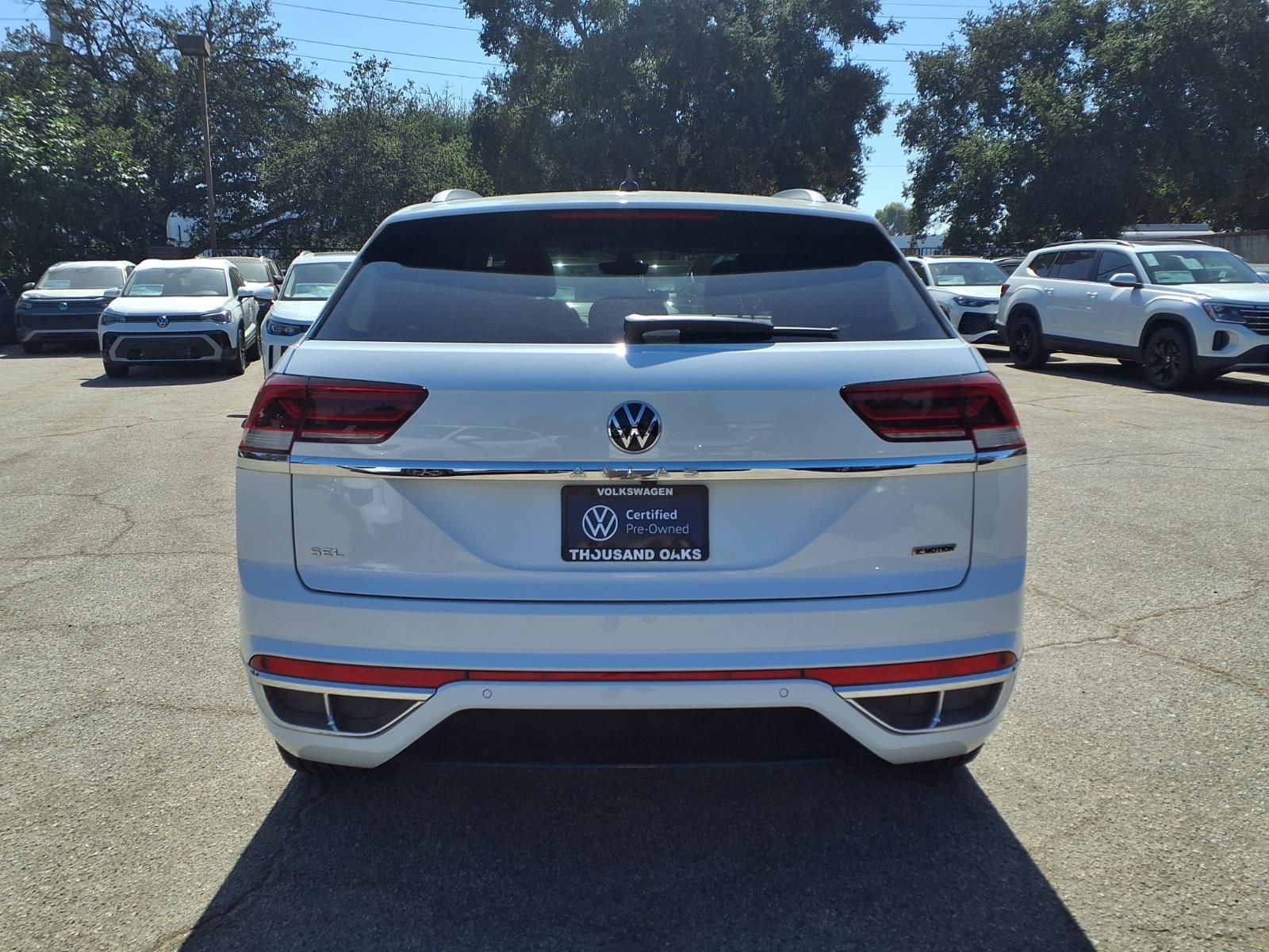 Certified 2022 Volkswagen Atlas Cross Sport SEL R-Line AWD/4WD image 9