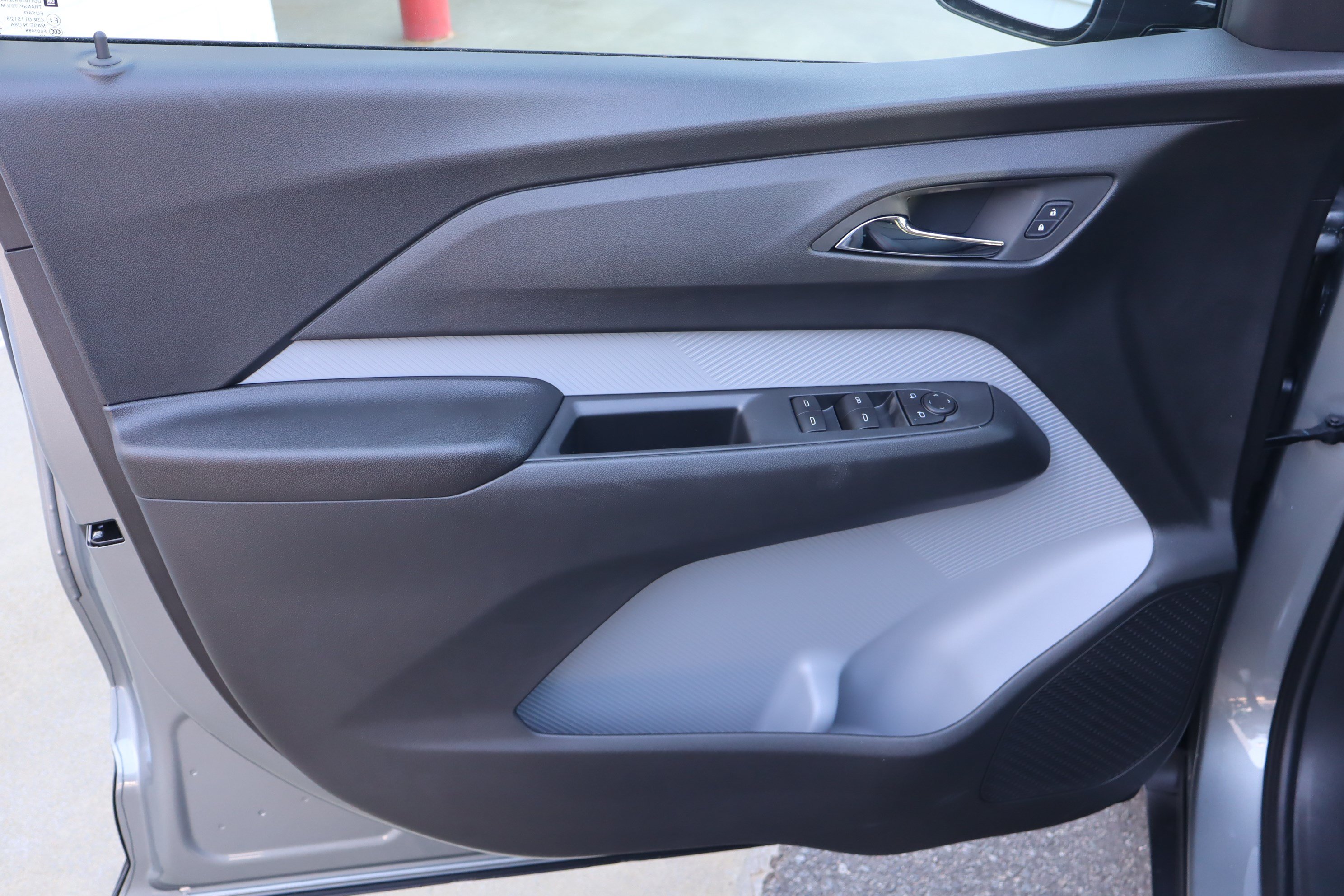 New 2027 Chevrolet Bolt RS w/ Technology Package FWD image 10