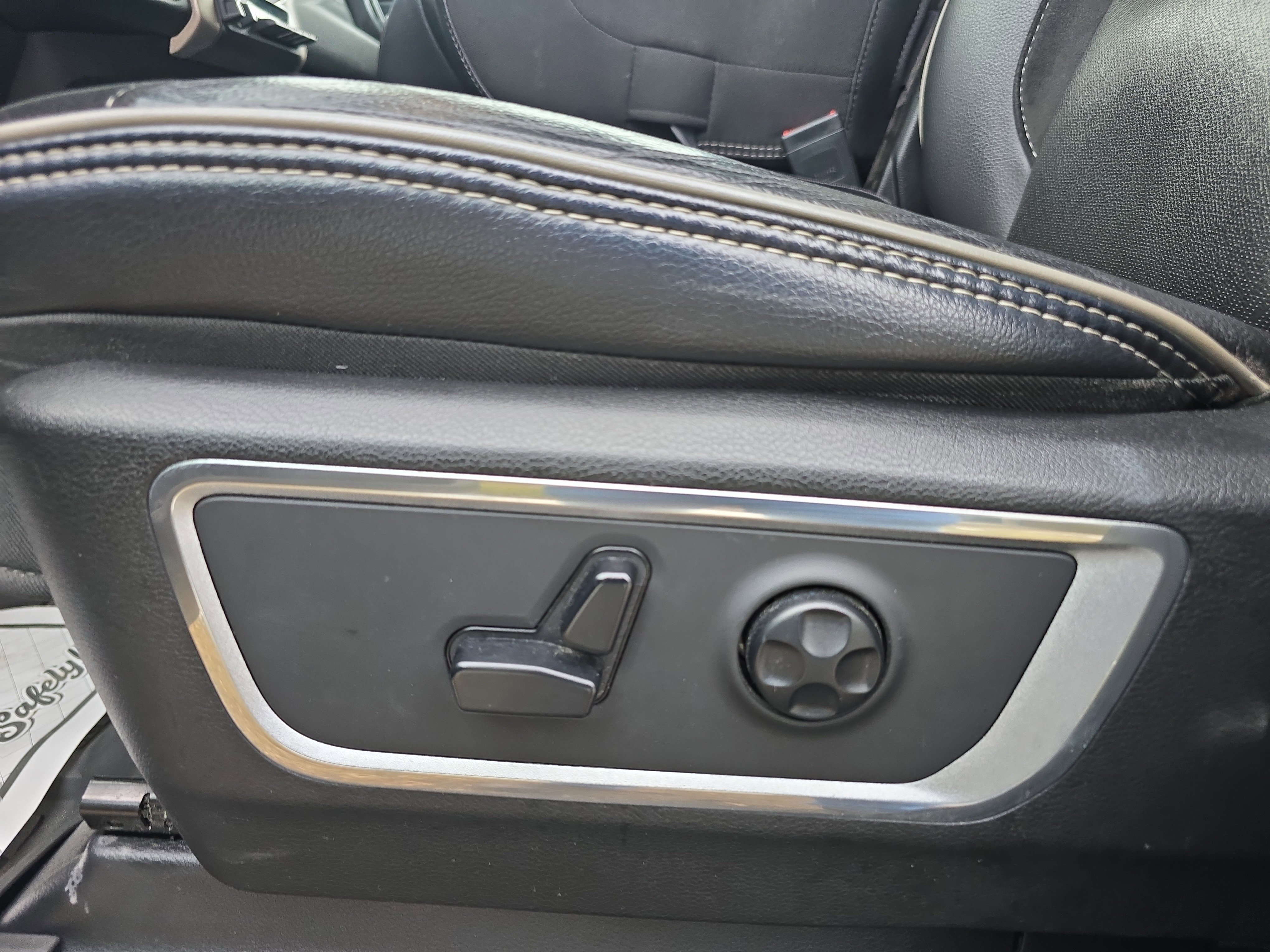 Used 2020 RAM 1500 Laramie image 14