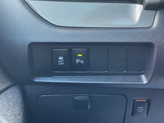 Used 2020 Toyota Sienna SE image 15
