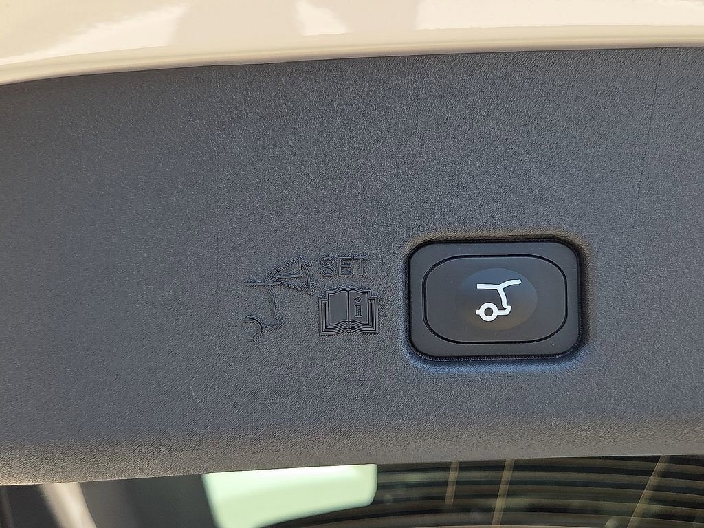 New 2026 Lincoln Nautilus Premier AWD/4WD image 10