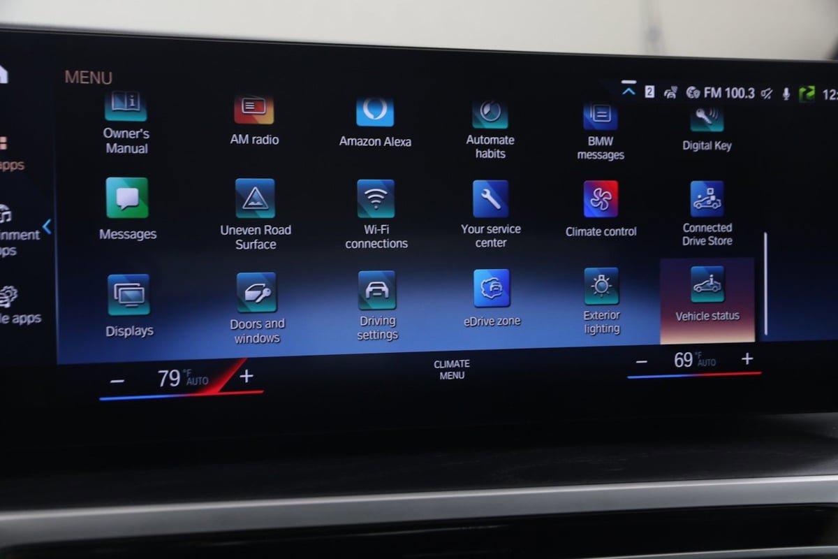 Used 2023 BMW 330e xDrive w/ Premium Package image 38