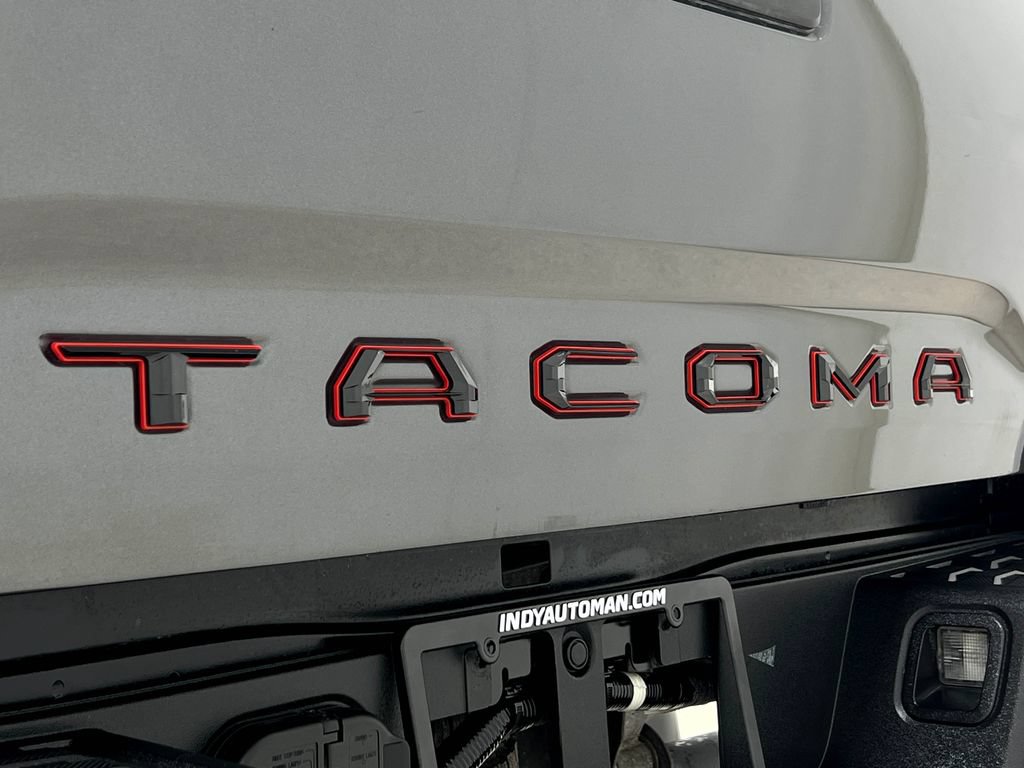 Used 2016 Toyota Tacoma SR5 w/ Towing Package RWD image 38