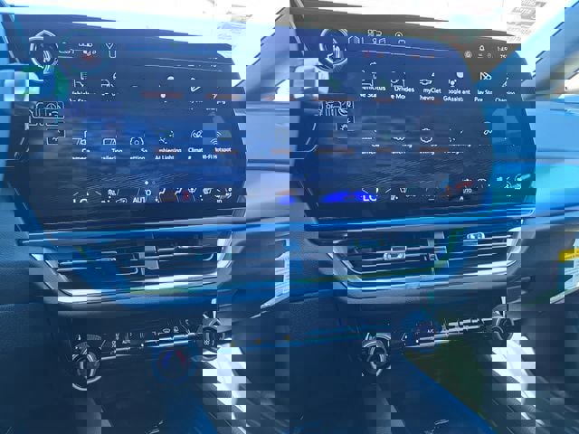 New 2026 Chevrolet Equinox EV LT image 21