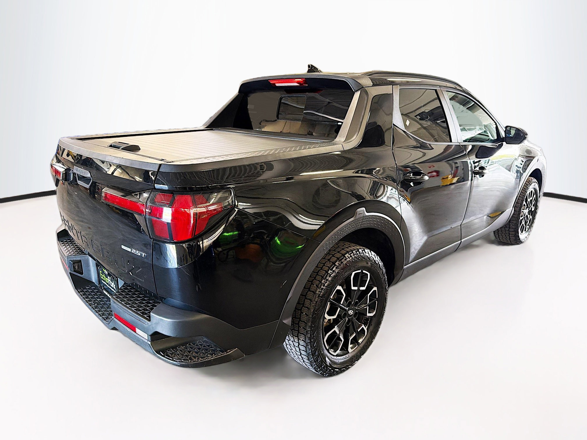 Used 2023 Hyundai Santa Cruz SEL Premium w/ Cargo Package AWD/4WD image 9