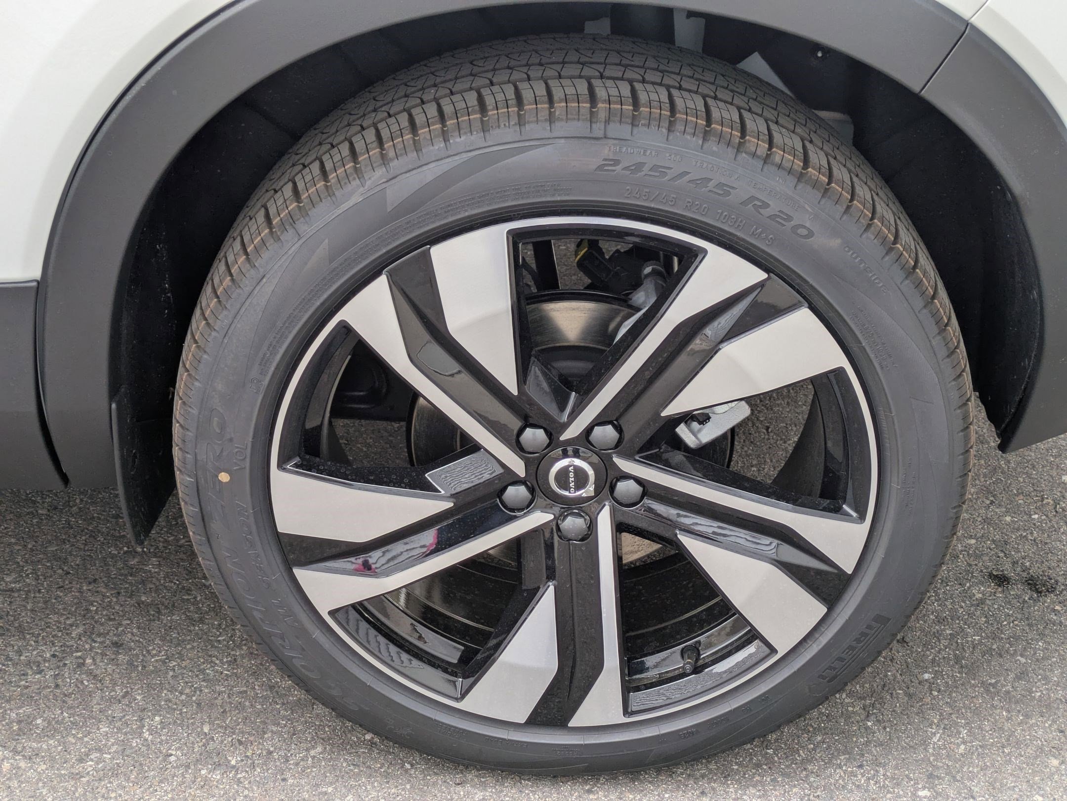 New 2026 Volvo XC40 B5 Plus w/ Protection Package Premier image 16