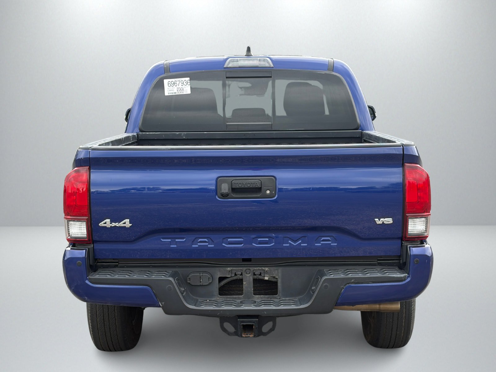 Used 2023 Toyota Tacoma SR5 AWD/4WD image 4