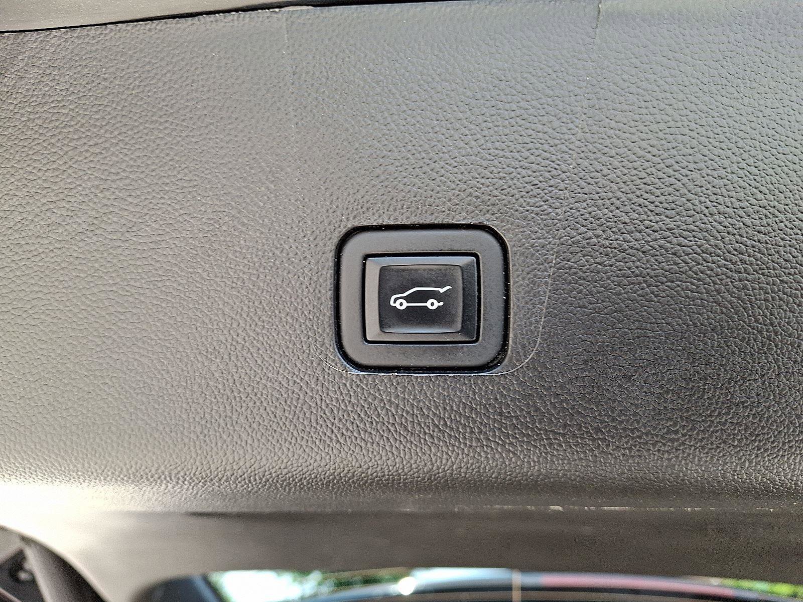 Used 2023 Chevrolet Traverse RS w/ LPO, 'HIT The Road' Package image 29