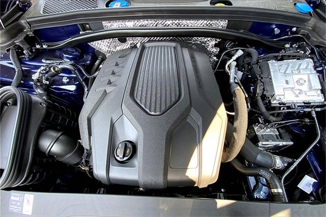 New 2025 Porsche Macan Turbo image 39