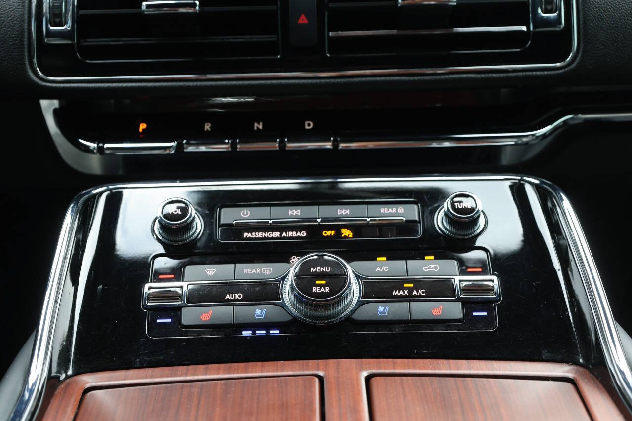 Used 2023 Lincoln Navigator Reserve AWD/4WD image 22