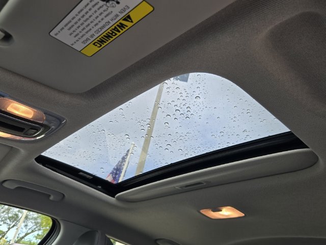 Used 2024 Hyundai Elantra Limited FWD image 17