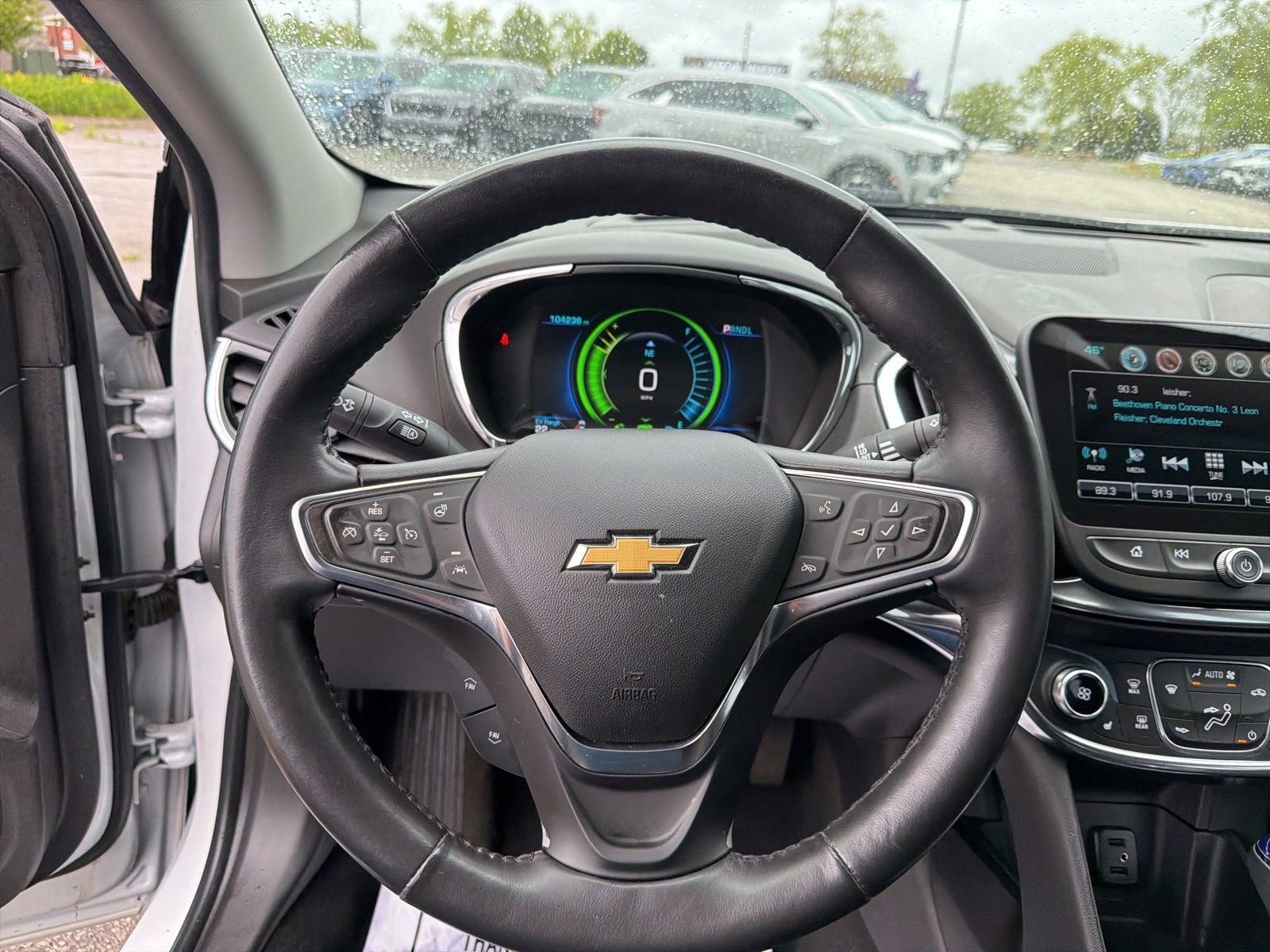 Used 2018 Chevrolet Volt Premier w/ Driver Confidence Package FWD image 12