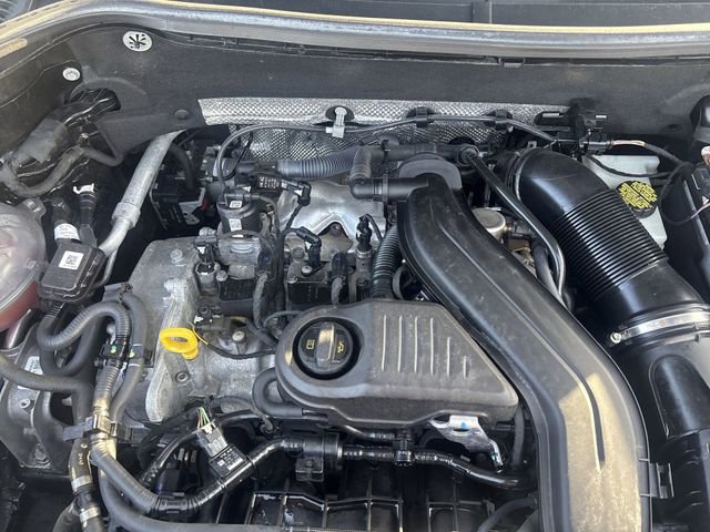 Used 2022 Volkswagen Taos SE image 31