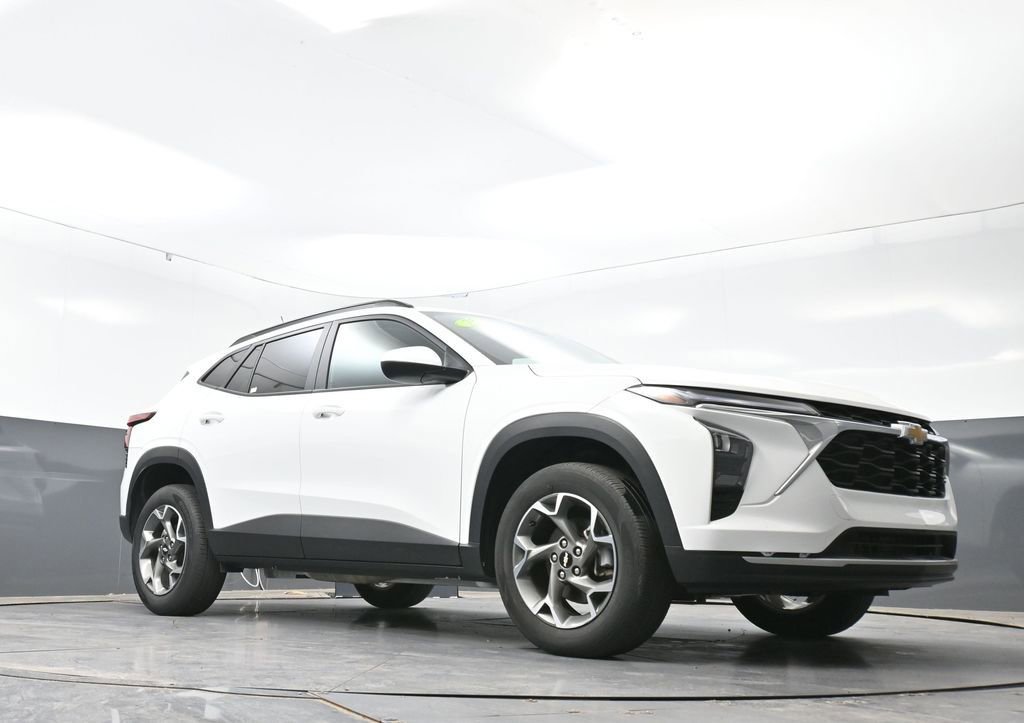 Used 2025 Chevrolet Trax LT FWD image 52