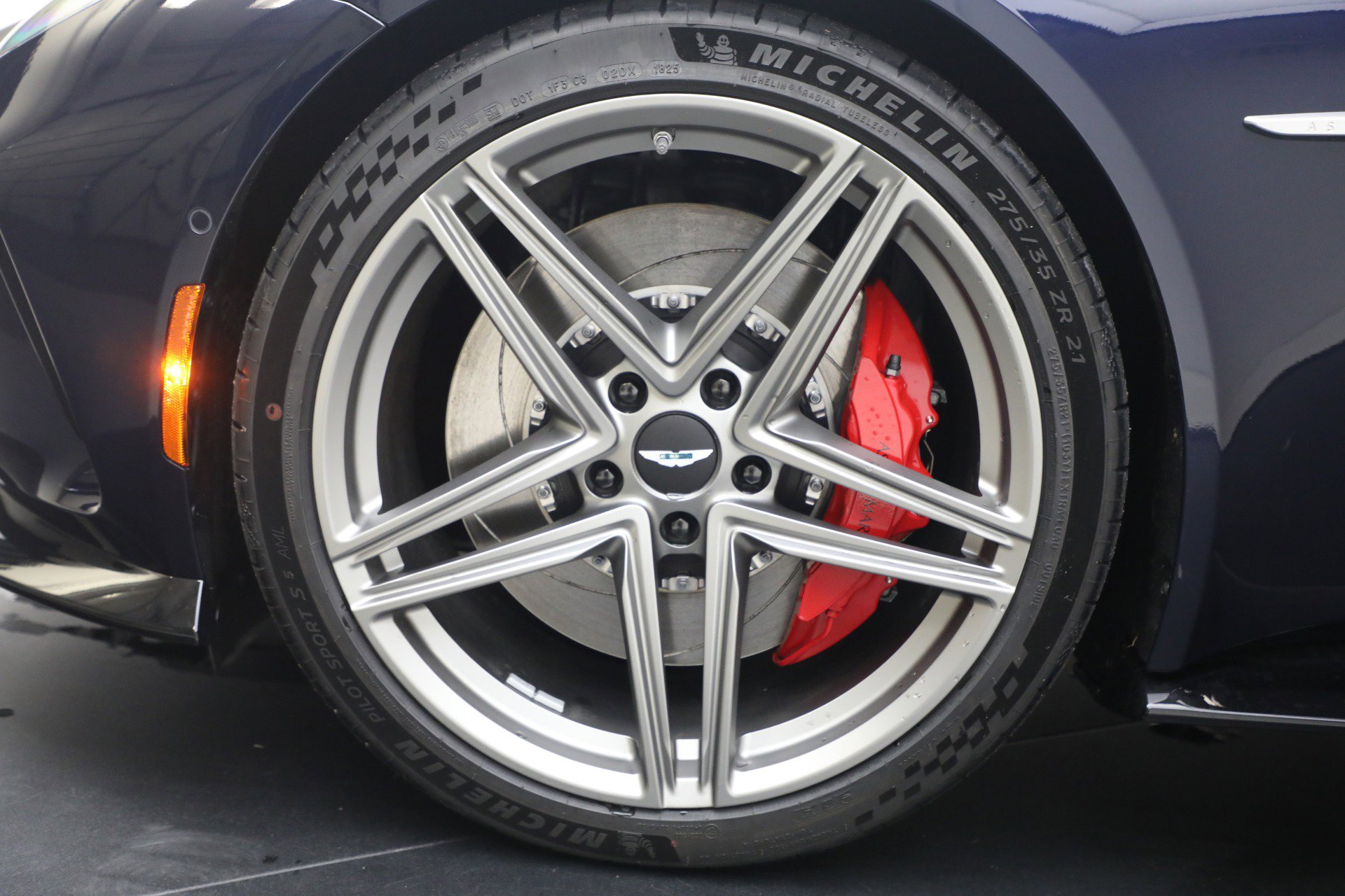 New 2026 Aston Martin V8 Vantage Roadster image 27