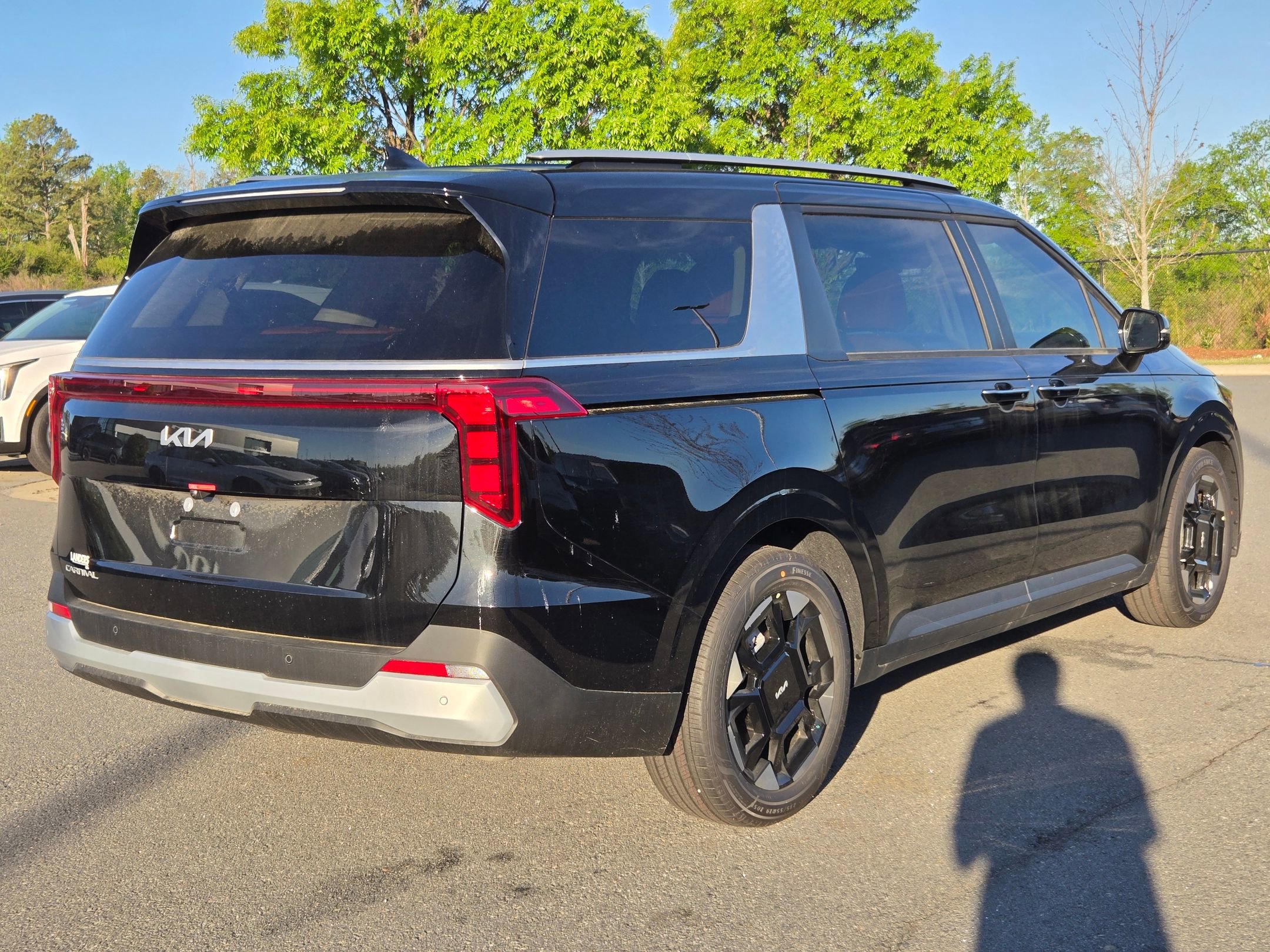 New 2026 Kia Carnival EX FWD image 7