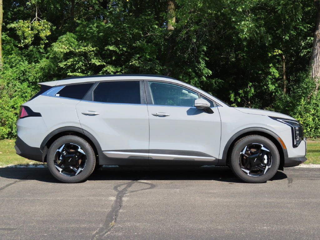New 2026 Kia Sportage EX w/ EX Panorama Roof Package FWD image 2