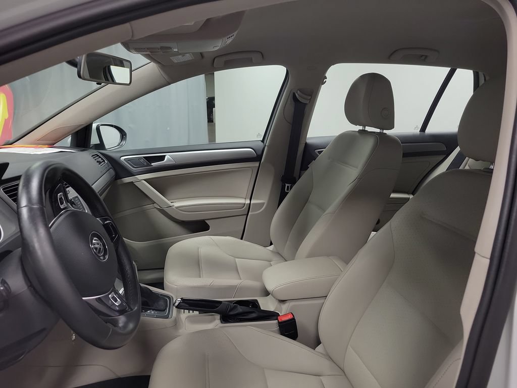 Used 2015 Volkswagen Golf S FWD image 13