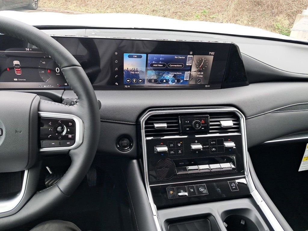 New 2025 Nissan Armada SV image 18