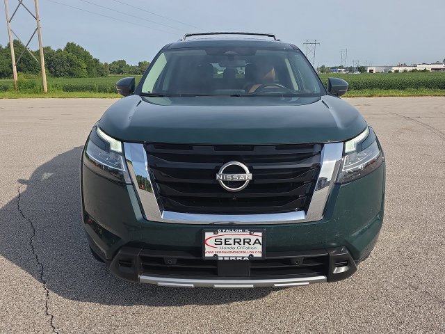 Used 2023 Nissan Pathfinder Platinum AWD/4WD image 16