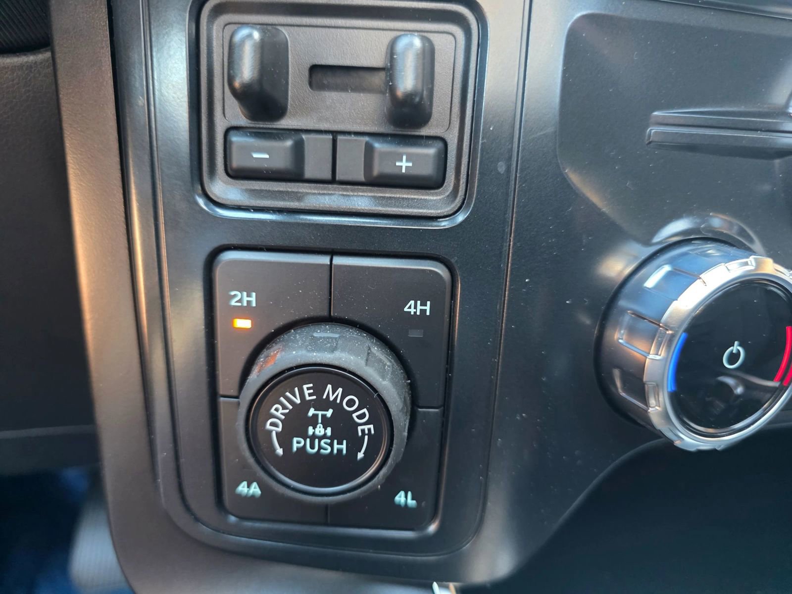 Used 2025 Ford F150 Raptor AWD/4WD image 32