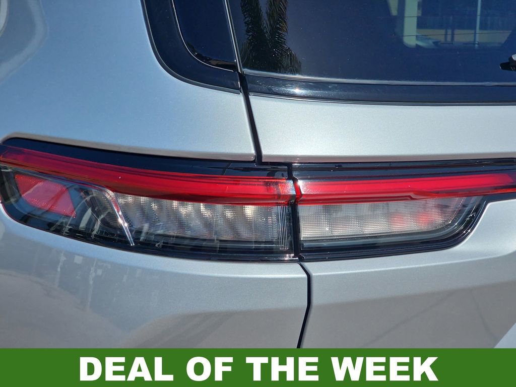 Used 2023 Jeep Grand Cherokee L Laredo image 41