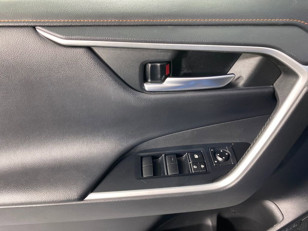 Used 2020 Toyota RAV4 Adventure image 11