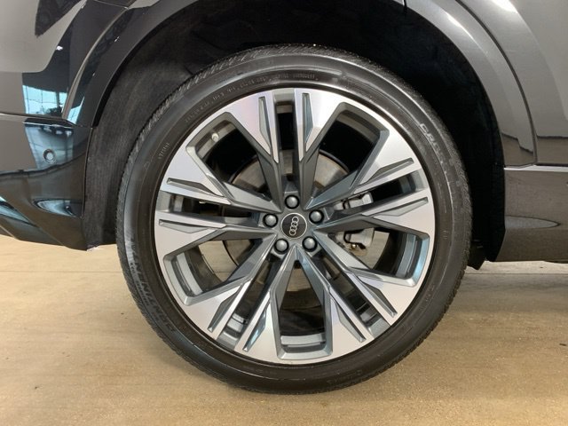 Used 2025 Audi Q8 Premium Plus AWD/4WD image 40