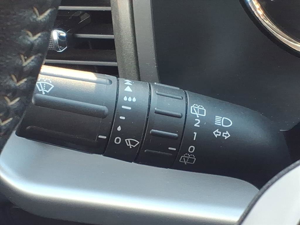 Used 2024 Ford Expedition XLT image 18