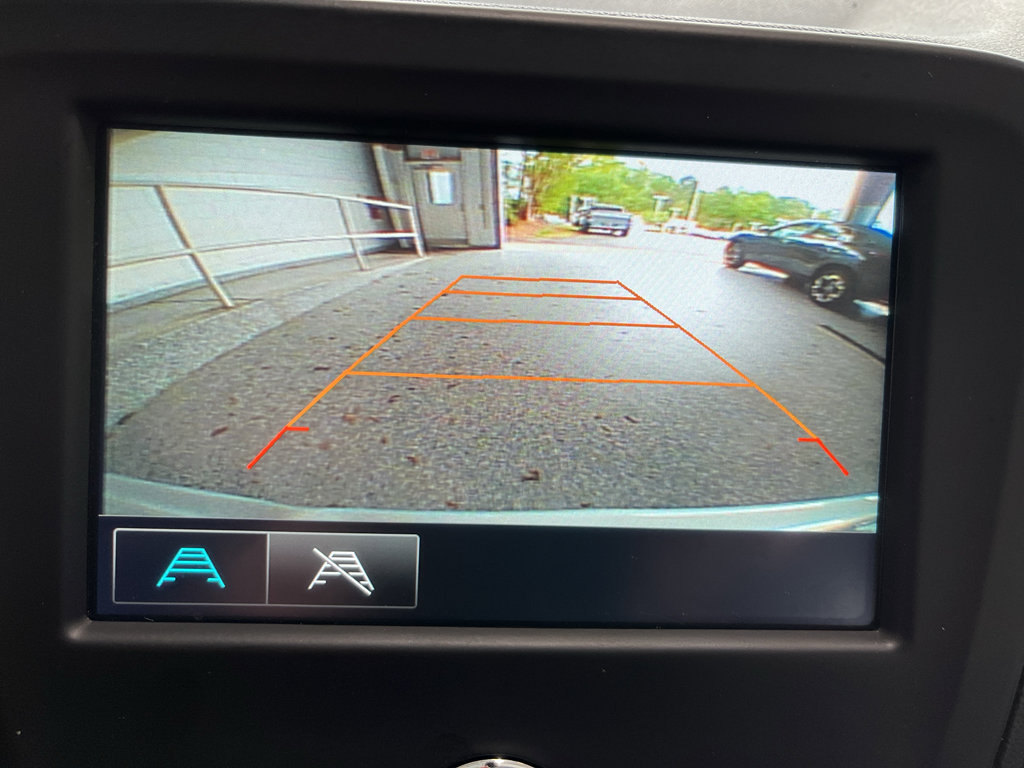 Used 2018 Chevrolet Equinox LT image 24