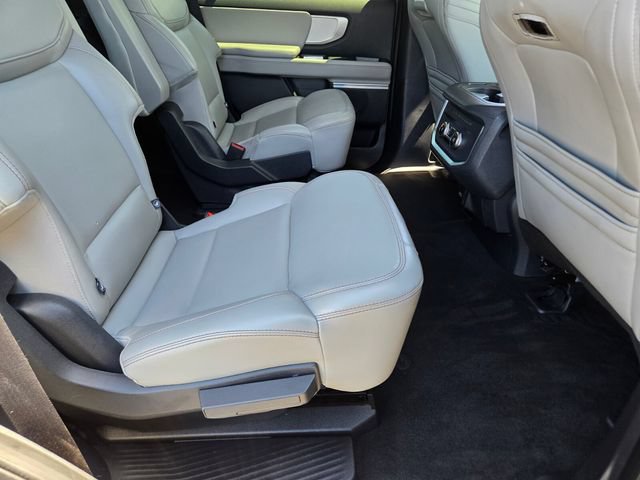 Used 2025 Ford Expedition Active AWD/4WD image 15