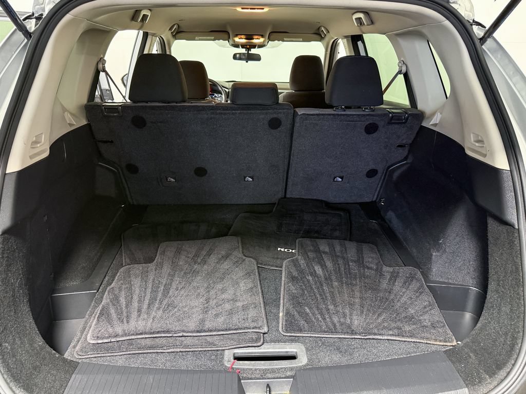 Certified 2023 Nissan Rogue SV FWD image 34