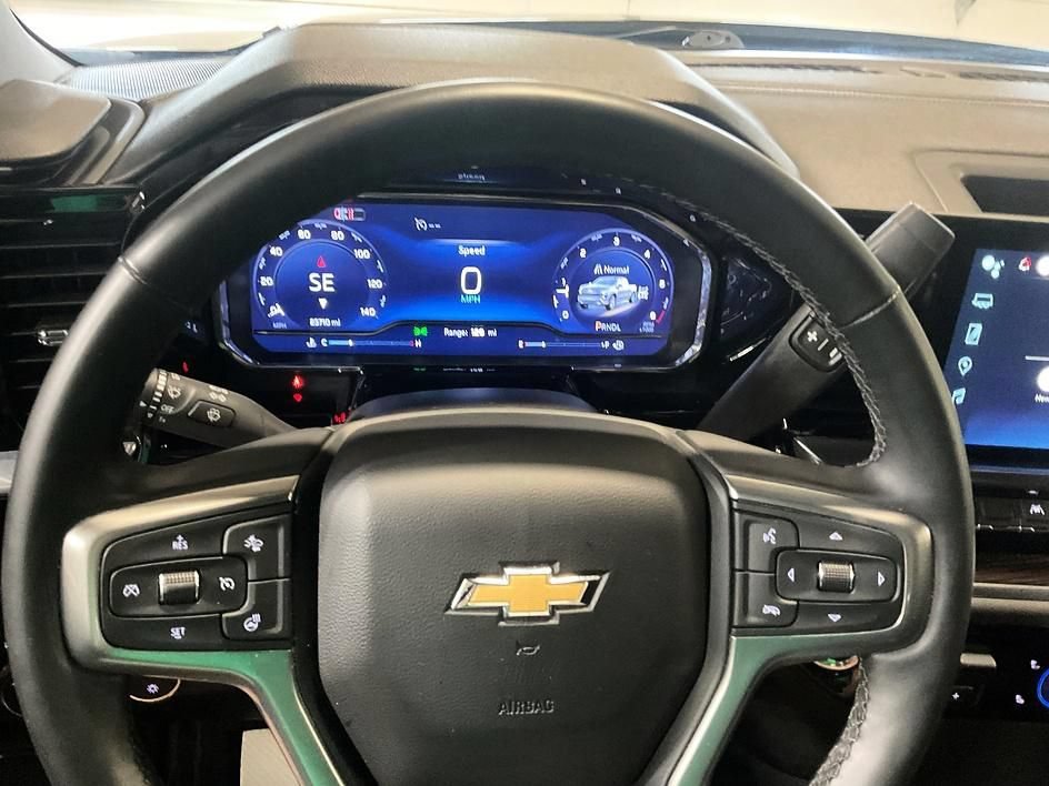 Used 2025 Chevrolet Silverado 1500 LT AWD/4WD image 22