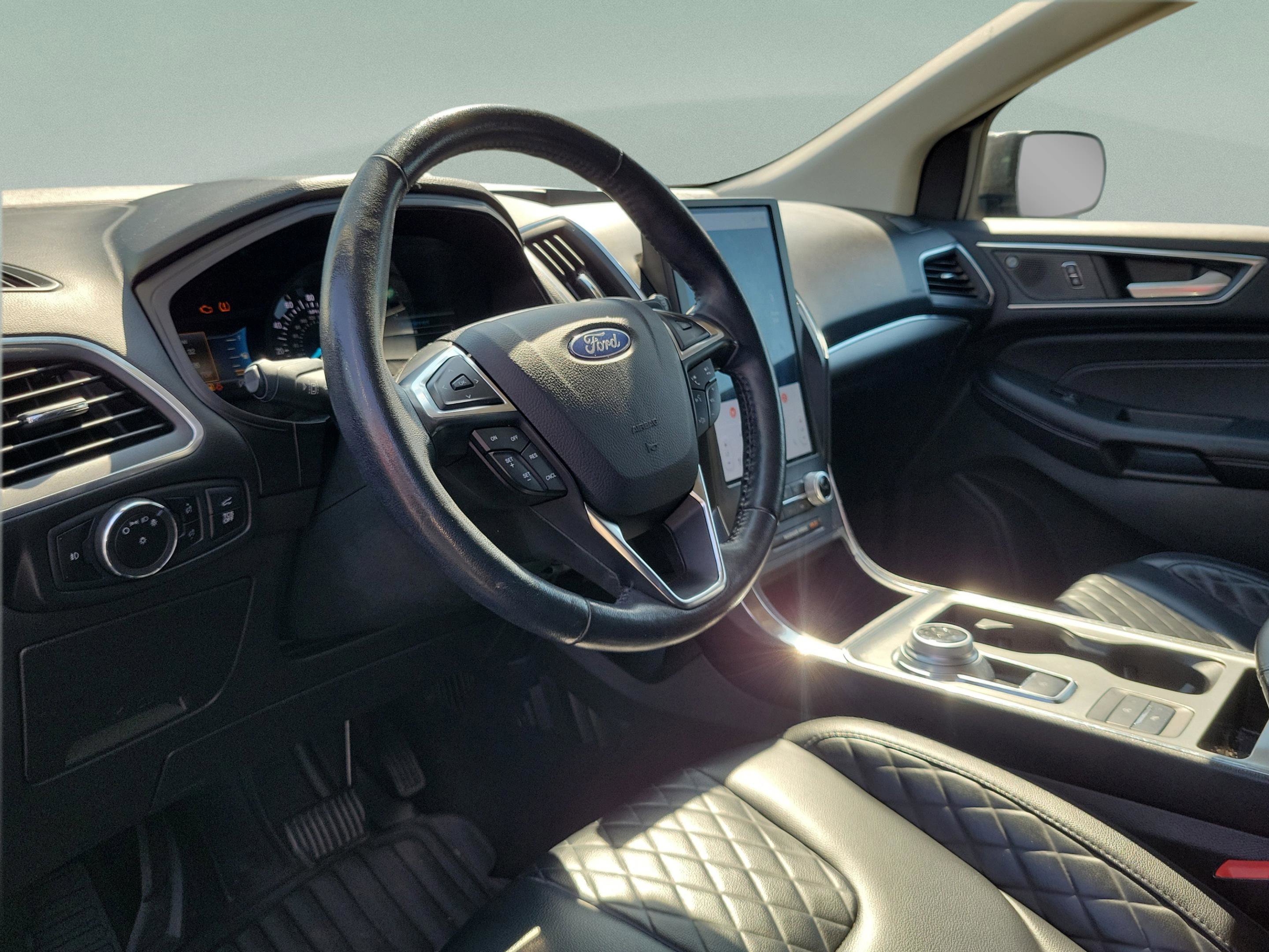 Used 2023 Ford Edge Titanium image 19